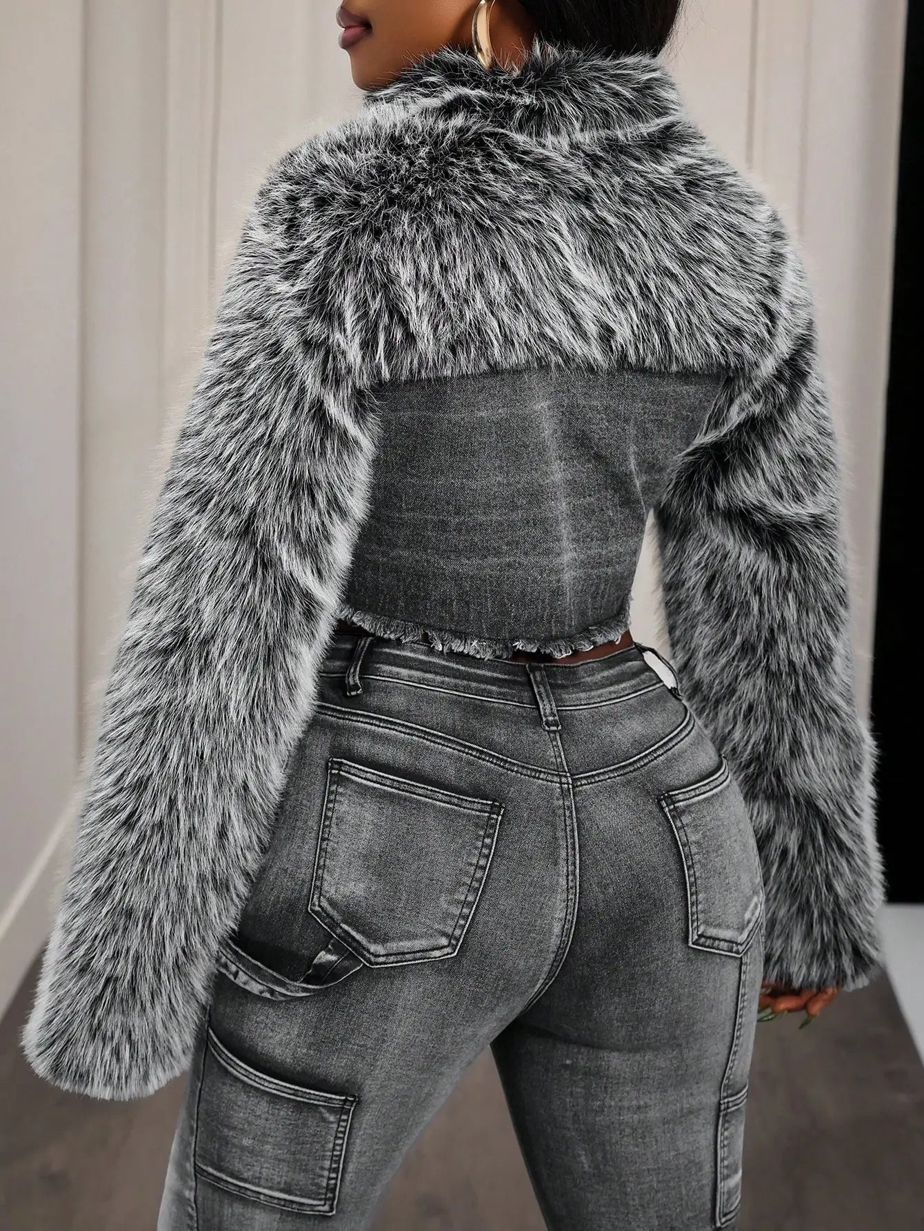 Faux Fur Collar Denim Jacket With Frayed Hem And Single-Breasted
