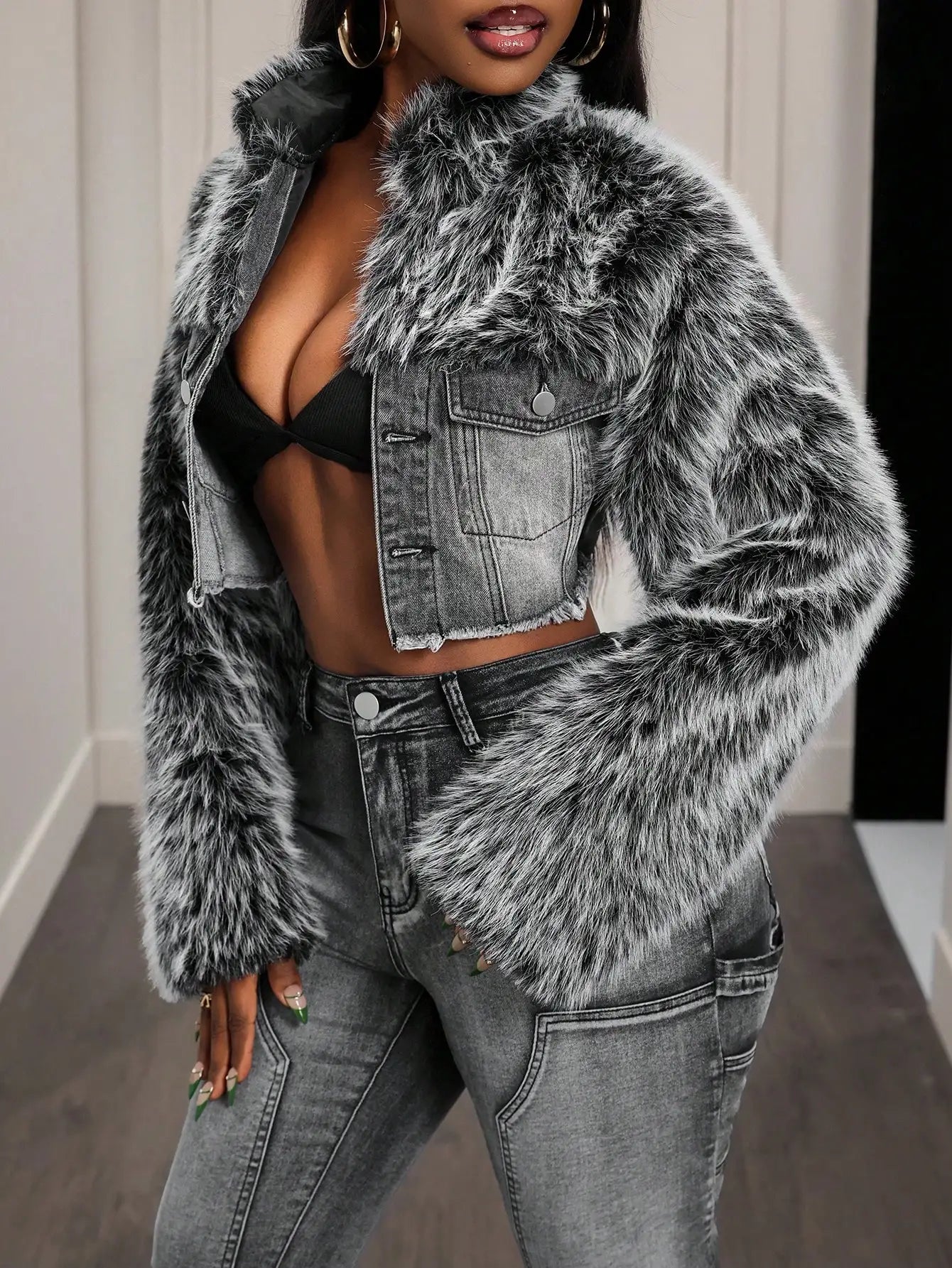 Faux Fur Collar Denim Jacket With Frayed Hem And Single-Breasted
